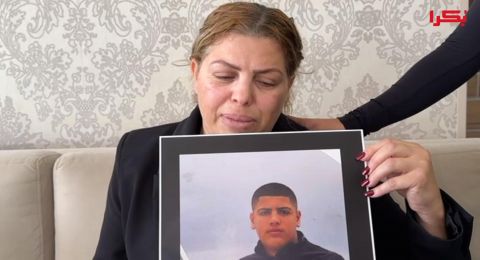 والدة الطالب المغدور نبيل صفية تتحدث بعد مسيرة الغضب التي نظمها زملاء ابنها